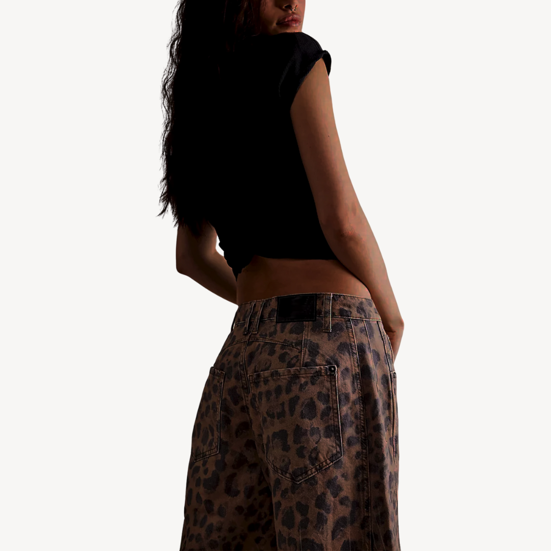 Womens Wide Leg Jeans | On-Trend